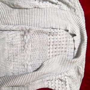 I'm selling this grey blouse